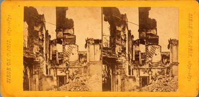 Cerco de Paris (1871): vista da cidade durante o cerco da cidade pelos prussianos entre 20/09/1870 e 28/01/1871. Fotografia de Q.V.. Impressão em papelão Dim. 17x6,9 cm de Unbekannt