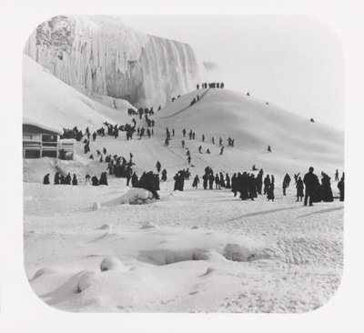 Pessoas a desfrutar da neve de Unbekannt
