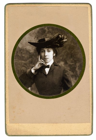 Retrato da poetisa francesa Catherine Pozzi, c.1900 de Unbekannt