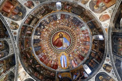 O Baptistério de Pádua. Afrescos de teto do século XIV, de Giusto de Menabuoi. O Paraíso. A bênção de Cristo com anjos, patriarcas, profetas e santos. Pádua. A Itália. (foto) de Unbekannt