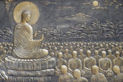 Tinh Xa Ngoc Chau templo budista, A Vida de Buda, Sidarta Gautama, Buda com discípulos, ensinando, O Buda exortou Seus primeiros sessenta discípulos Arahant a irem em diferentes direções para pregar a Doutrina, Chau Doc, Vietnã, 2018 (pho de Unbekannt