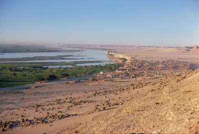 Vista do Vale do Nilo a partir da Necrópole (foto) de Unbekannt