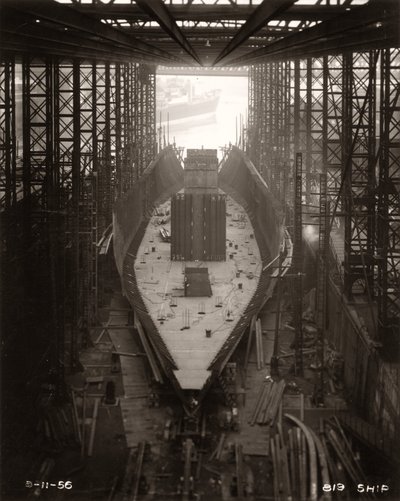 O trabalho começa nas anteparas de Northbank no estaleiro de William Doxford & Sons, Sunderland, 8 de novembro de 1956 (foto p/b) de Unbekannter Künstler