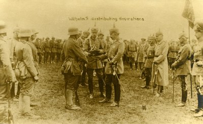 Primeira Guerra Mundial: o Kaiser Wilhelm II distribui condecorações de Unbekannter Künstler