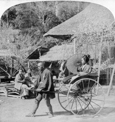Um passeio matinal em um riquexó jinrikisha, Sugita, Japão, 1896. de Underwood and Underwood