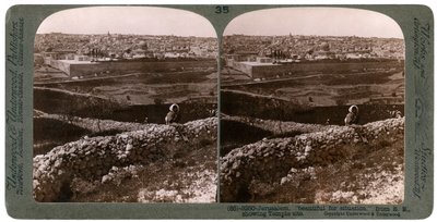 Jerusalém, vista do sudeste, mostrando o local do templo, Palestina, de 1900. de Underwood and Underwood
