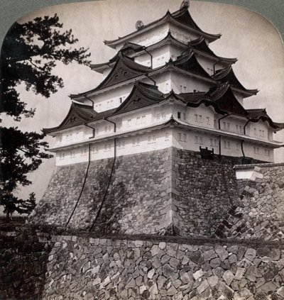 Castelo medieval moated de príncipes japoneses, usado ocasionalmente pelo Mikado Nagoya, Japão, 1896 de Underwood and Underwood