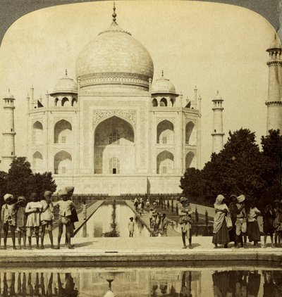 Taj Mahal, Agra, Uttar Pradesh, Índia. de Underwood and Underwood