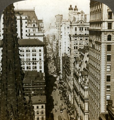 Igreja da Trindade e Broadway, Nova York, EUA. de Underwood and Underwood
