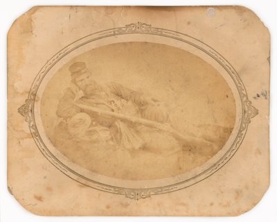 Soldado da Guerra Civil reclinado de Unidentified