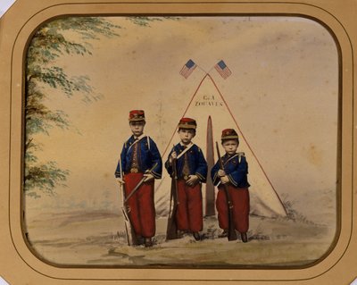 Três rapazes em traje de zouave de Unidentified