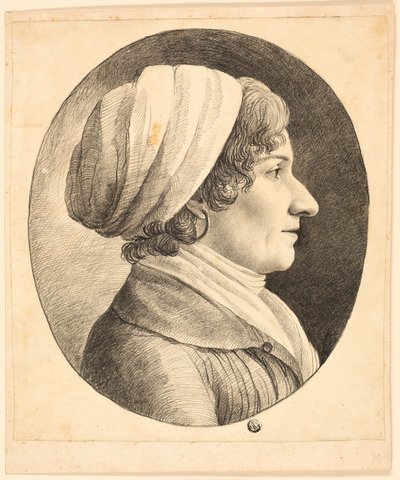 Busto de perfil de uma mulher com um boné de Unknown
