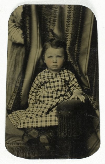 Sem título (Retrato de uma rapariga sentada) de Unknown