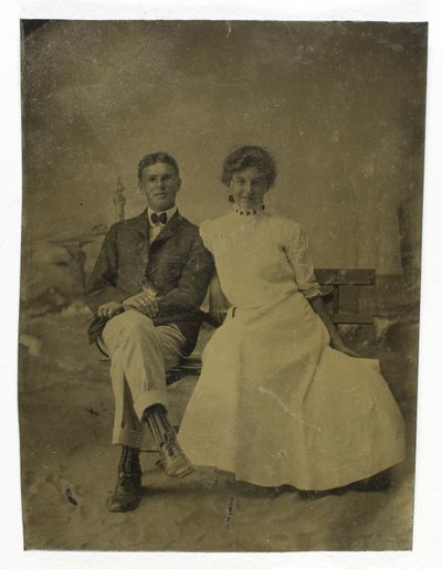Sem título (Retrato de homem e mulher sentados) de Unknown