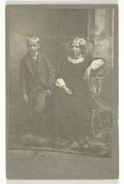 Sem título (menino e menina) de Unknown