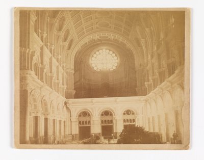 Vista do interior da Igreja de São João Batista, Brooklyn, olhando para o oeste em direção à rosácea de Unknown