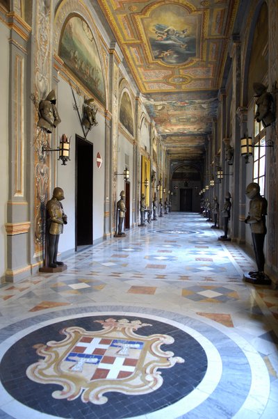 Arquitetura: vista do Palácio dos Grandes Mestres da Ordem de Malta em Valletta (La Valletta), Malta (foto) de Unknown artist