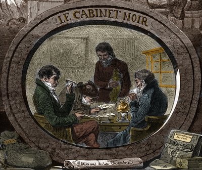 Censura no século XIX: Sob o Antigo Regime, o serviço é chamado "Gabinete Negro", que é responsável por examinar a correspondência privada por razões de segurança. Gravura do século XIX. de Unknown artist