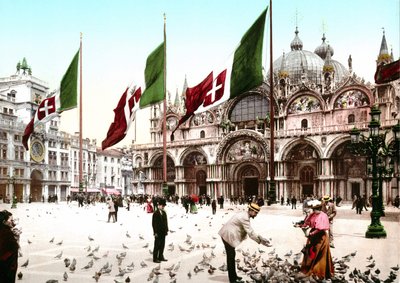 Ilustração representando a Praça de St. Mark em Veneza. Fotocromia do final do século XIX. de Unknown artist