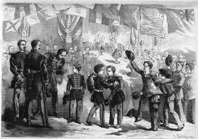 Viagem de Sua Majestade o Príncipe Imperial Napoleão Eugene Louis Jean Joseph Bonaparte (1856-1879), filho de Napoleão III, a Cherbourg, França: musgos e filhos de tropas oferecem um ramo de flores ao príncipe. Gravura em "O Universo Ilustre". de Unknown artist