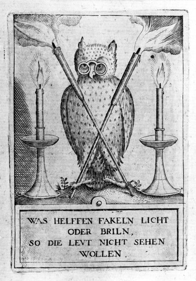 Coruja com óculos, símbolo de sabedoria. Gravura do "Amphitheatrum sapientiae aeternae". (Anfiteatro da sabedoria eterna) (Hamburgo: n.n. de Unknown artist
