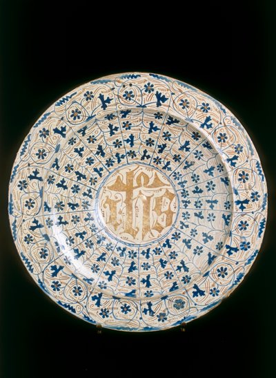 Placa com monograma cristalizado, fabricação Valenciana de Unknown artist