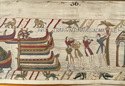 Os normandos puxam seus navios para o mar, Bayeux Tapestry (bordado de lã em linho) de Unknown artist