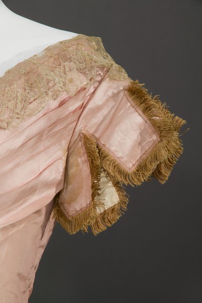 Vestido de dama-de-honor de Unknown artist