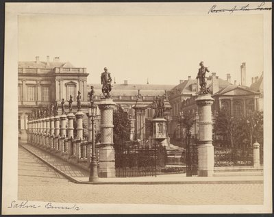[Praça Petit Sablon, Bruxelas] de Unknown artist