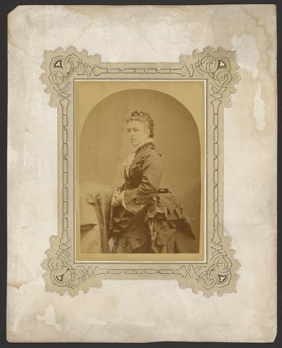 [Retrato de uma jovem mulher]. de Unknown artist