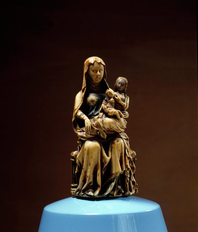 Santa Ana, a escultura da Virgem e do Menino Marfim do século XIV. Realizada no norte da França. Musee Vivenel, Compiegne de Unknown artist