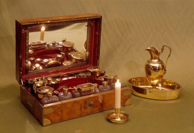 Necessidades de viagem para o banheiro. Colecção privada do século XVIII de Unknown artist