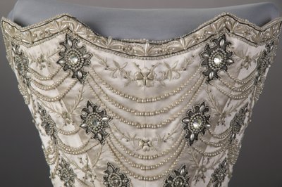 Corpete vestido de noiva de Unknown artist