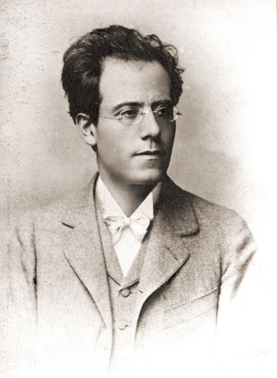 Gustav Mahler (1860 - 1911). de Unknown photographer