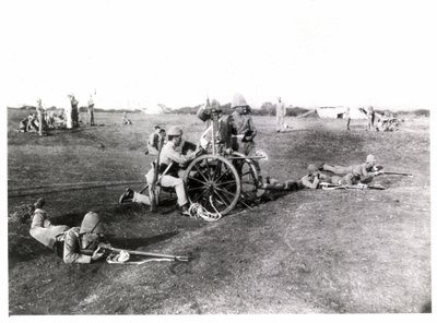 Membros do treinamento de Infantaria de Yorkshire do rei com Gardner Guns, 1890 por volta de de Unknown