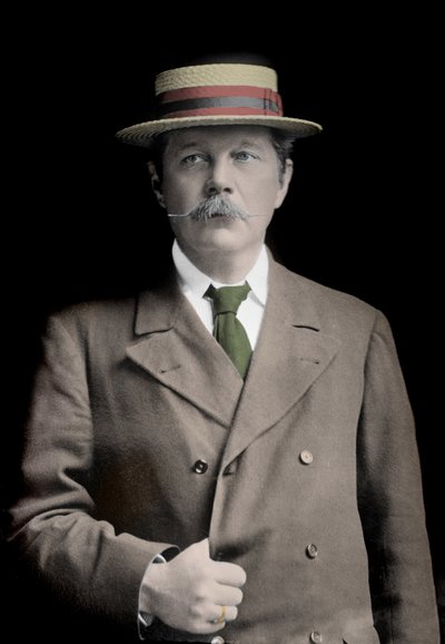 Retrato de Sir Arthur Conan Doyle (1859-1930), escritor inglês, criador do personagem de "Sherlock Holmes". de Unknown photographer
