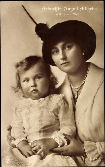 Princesa August Wilhelm com o filho, NPG 5003 de Unknown photographer