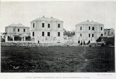 Casas construídas em Hanói pelo empresário Yolle, "Le Tonkin em 1900", de Robert Dubois. de Unknown photographer