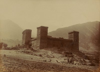 Vista do Forte Chitral, 1895 de Unknown photographer