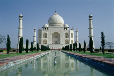 Vista do Taj Mahal, construído pelo imperador Shah Jahan (1592-1666), concluído em 1643 (foto) de Ustad Ahmad Lahori