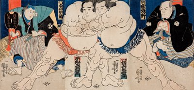 Os lutadores de sumô Shiranui Dakuemon (ao centro, à esquerda), Tsurugizan Taniemon (ao centro, à direita), acompanhados pelo árbitro Shikimori Inosuke e pelo juiz sentado (à esquerda), e o veterano lutador (aposentado) Miyagino (à direita) de Utagawa Kuniyoshi