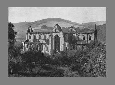 Abadia de Tintern, c1900 de Valentine and Sons Ltd