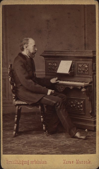 Retrato do libretista e compositor Franz Friedrich Richard Genée 1823-1895, ca 1880-1885. de Vienna . Photo studio Xaver Massak