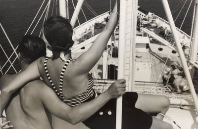 Casal a bordo do navio de cruzeiro "Oceania", do álbum "At the Edge of Oceania 28th July to 10th August 1935 de Vincenzo Balocchi