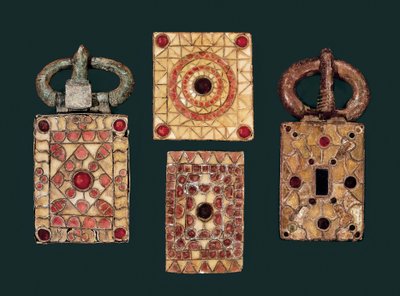 Brincos de metal decorados com ouro e granada, século VII (ouro e granada) de Visigothic