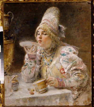 Hora do chá (Uma mulher Boyar (boiard, boiar), em vestido tradicional de duquesa de Moscovo e toucado, senta-se junto a um samovar e bebe o chá que derramou no pires da sua chávena). Pintura de Konstantin Yegorovich Makovsky (Constantin Mako de Vladimir Egorovic Makovsky