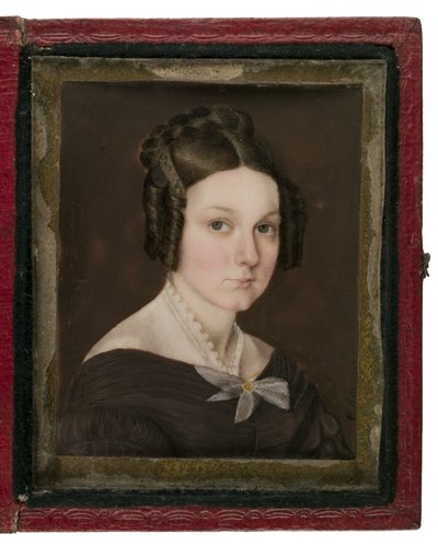 Retrato em miniatura de Sally Ann Gage, c.1837 (wc em marfim, couro, liga de cobre e vidro) de W. R. Herve