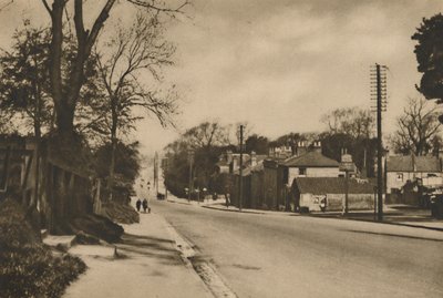 Onde a estrada romana para Dover cruza o monte de atiradores além de Blackheath, c1935. de W. Whiffin