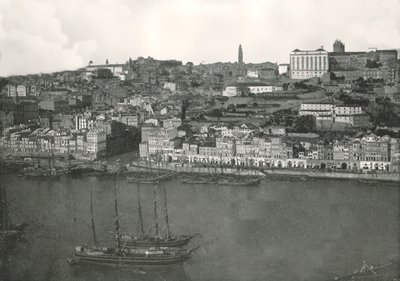 Panorama da cidade do Porto, Portugal, 1895. de W and S Ltd