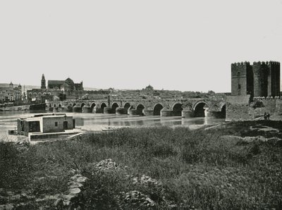 A ponte romana, Córdoba, Espanha, 1895. de W and S Ltd